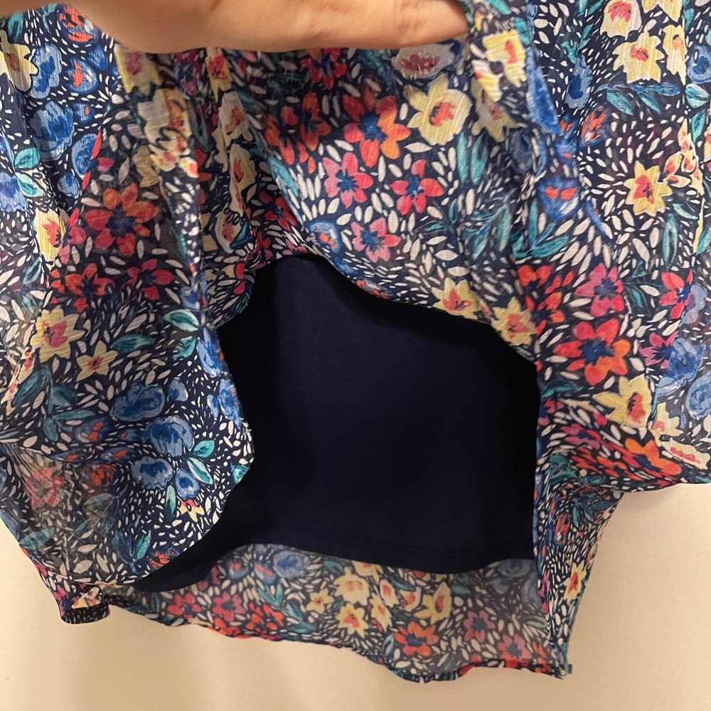 Liz Claiborne Floral Flowy Tank Top - Picture 4 of 6
